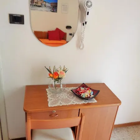 Lariana Hotel 2*
