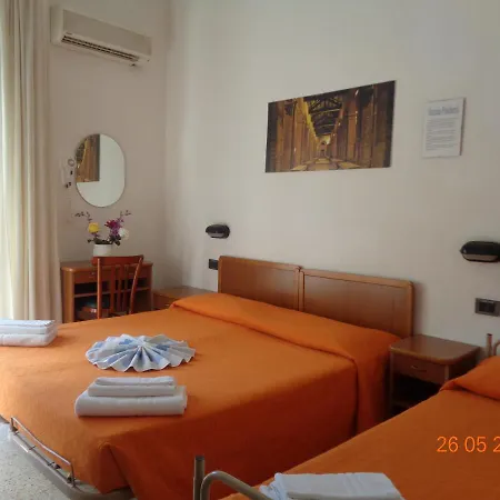 Lariana Hotel Rivazzurra Di Rimini