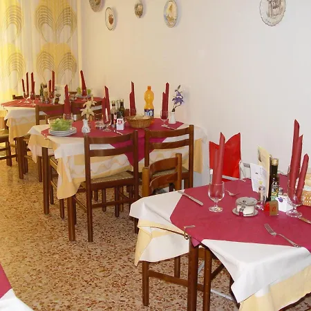 Hotel Lariana 2*