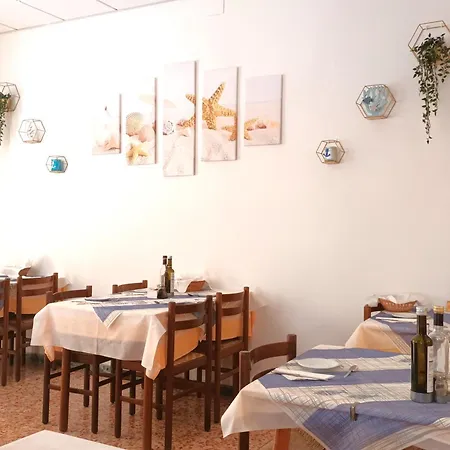 Ξενοδοχείο Lariana 2*