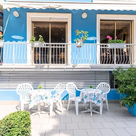 Hotel Lariana 2*