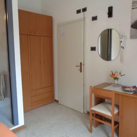 Lariana Hotel 2*