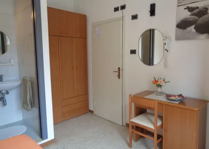 Lariana ホテル 2*