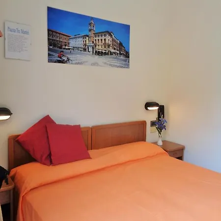 Lariana Hotel 2*